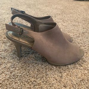 LIFE STRIDE Women's Vesta Peep Toe Bootie